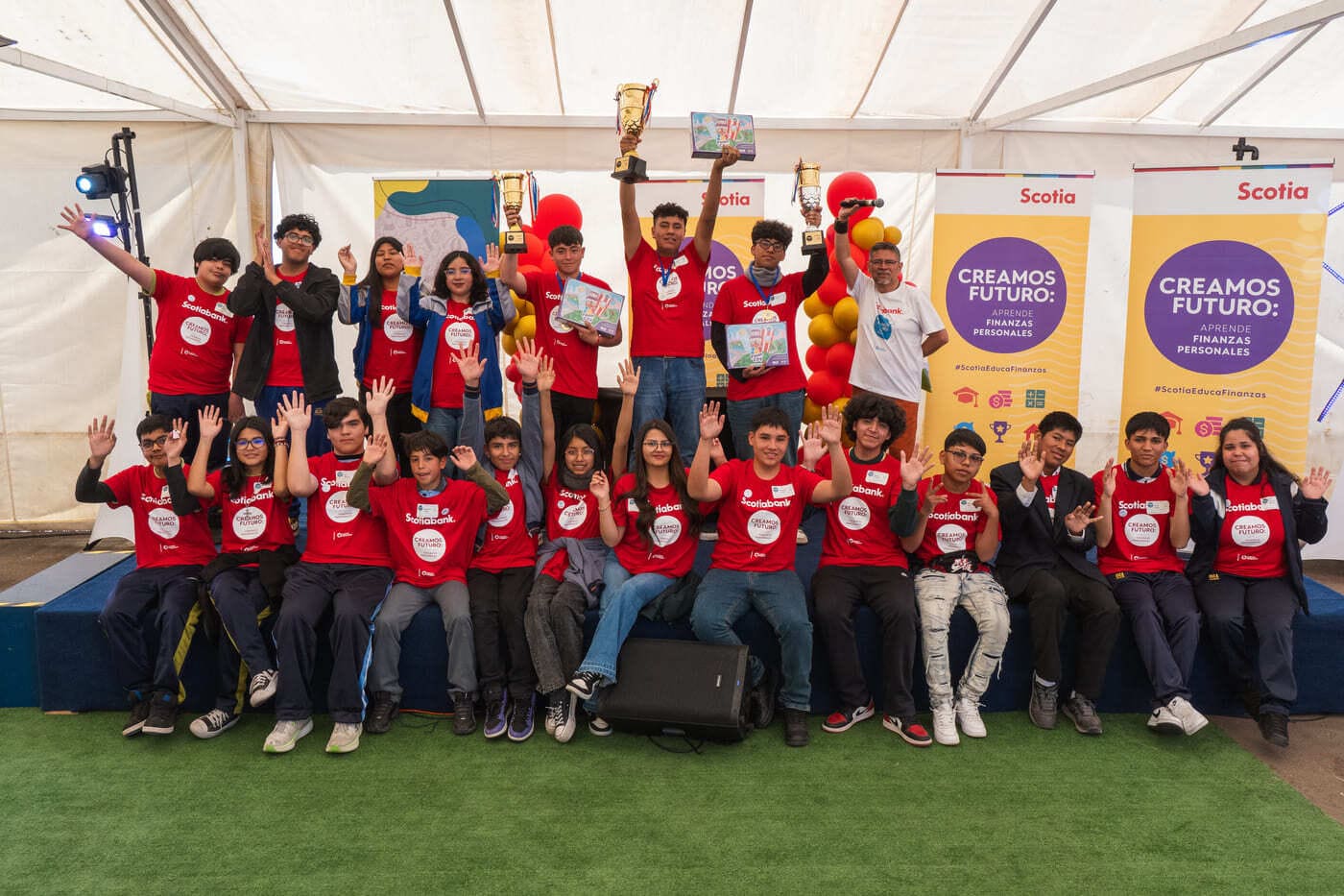 participacion-de-antofaeduca-en-torneo-creamos-futuro-aprende-finanzas-personales-2025-aprender-colaborar-competir-y-sonar-con-un-mejor-futuro-financiero_finalistas